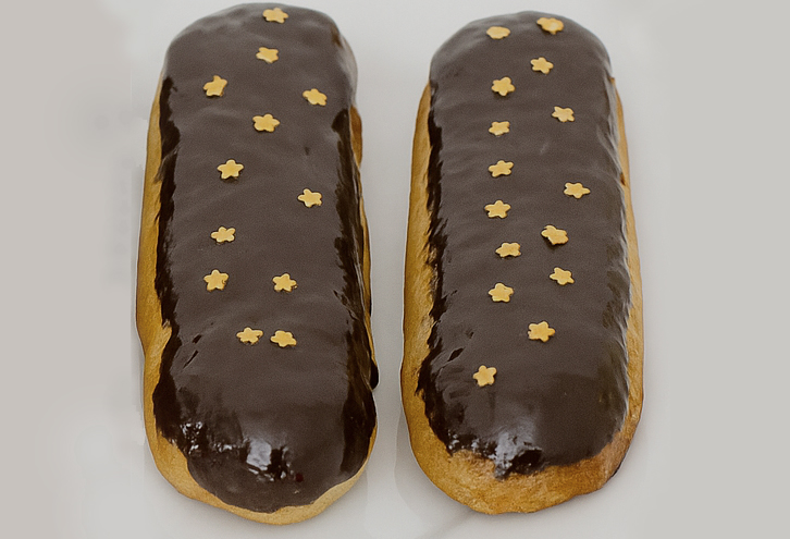 Éclair au chocolat
